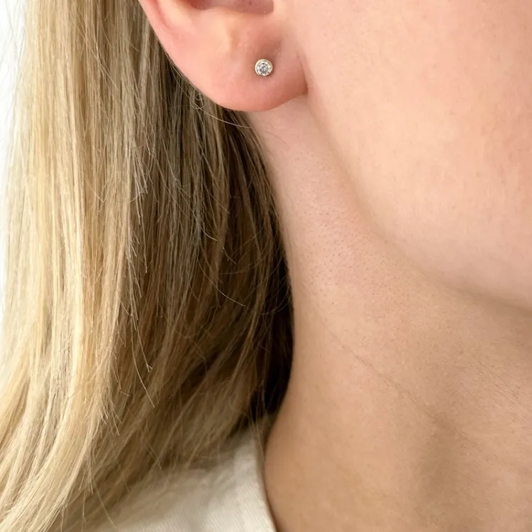1/2 par 3 mm øreringe i 14 karat guld med zirkon - Gold Collection