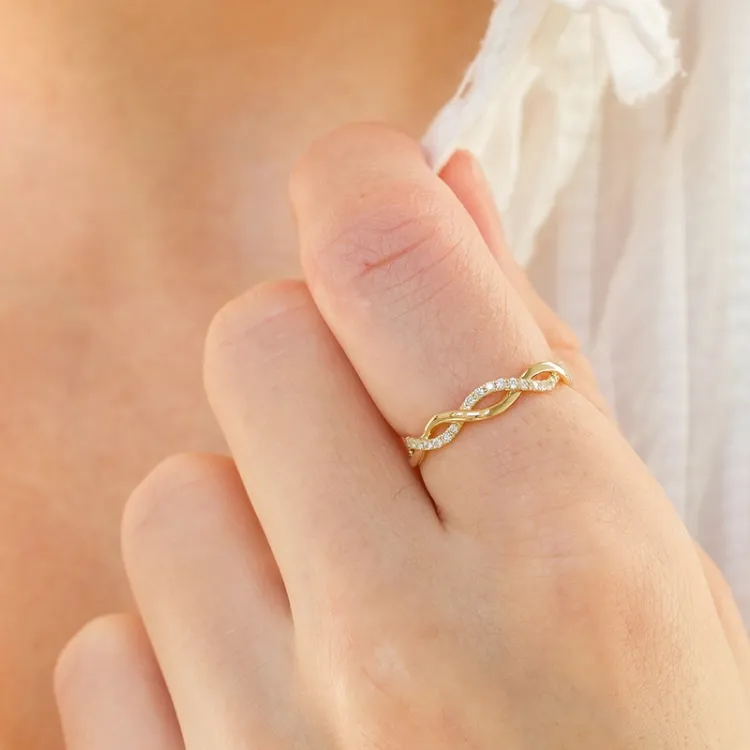 diamant ring i 14 karat guld 0,15 ct