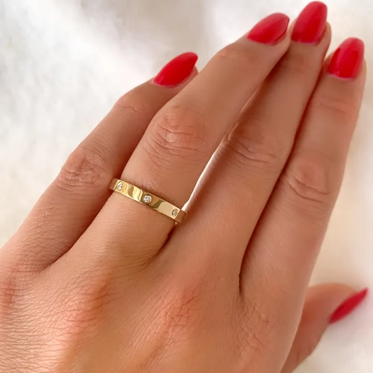 diamant alliancering i 14 karat guld 0,05 ct