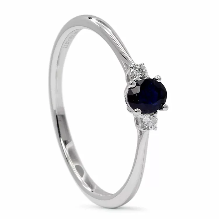 Kollektionsprøve blå safir diamantring i 14 karat hvidguld 0,05 ct 