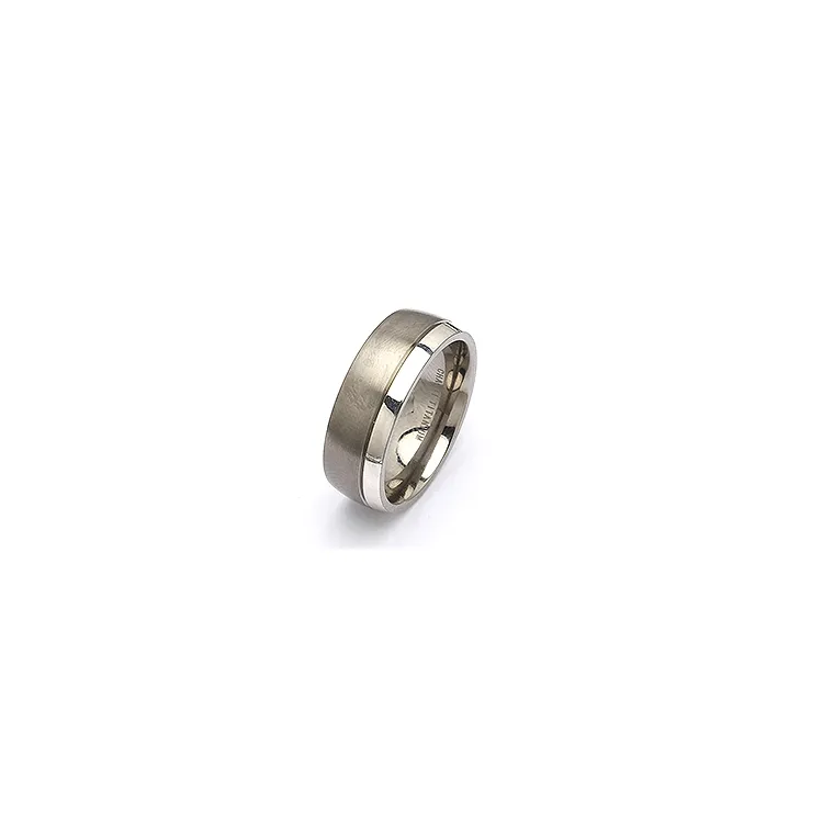 Vielsesring i titanium og sølv