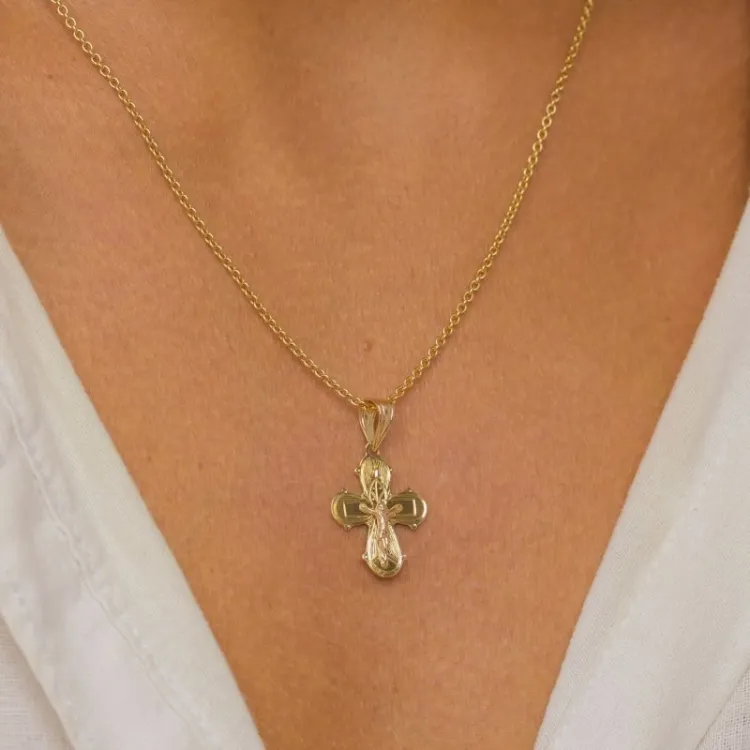 15 x 25 mm dagmarkors i 8 karat guld - Amoré