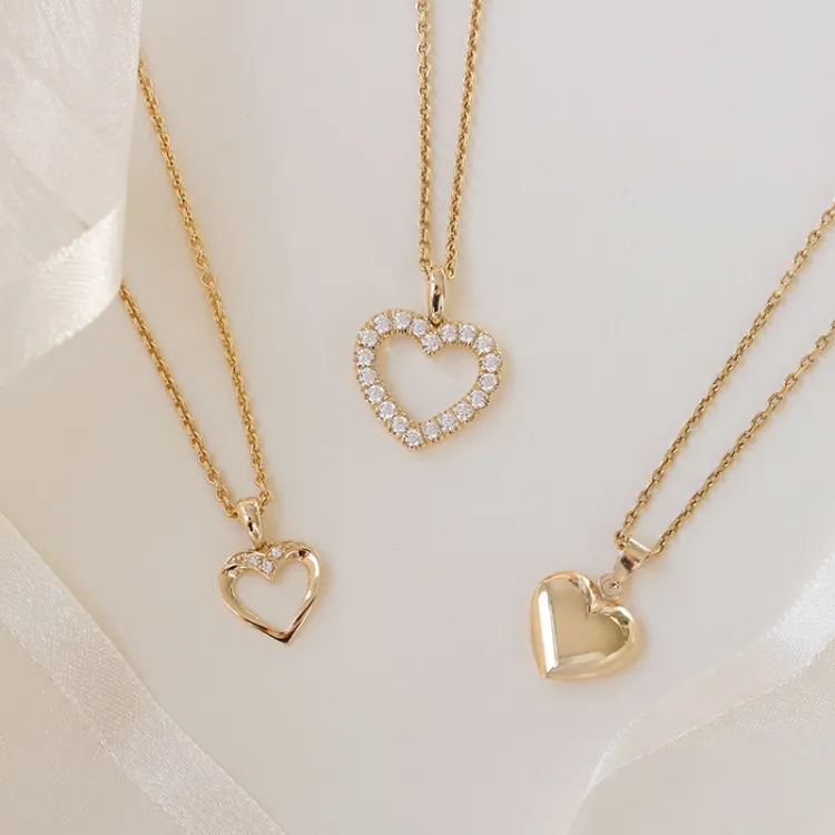 12 x 13 mm hjerte vedhæng i 8 karat guld - Amoré