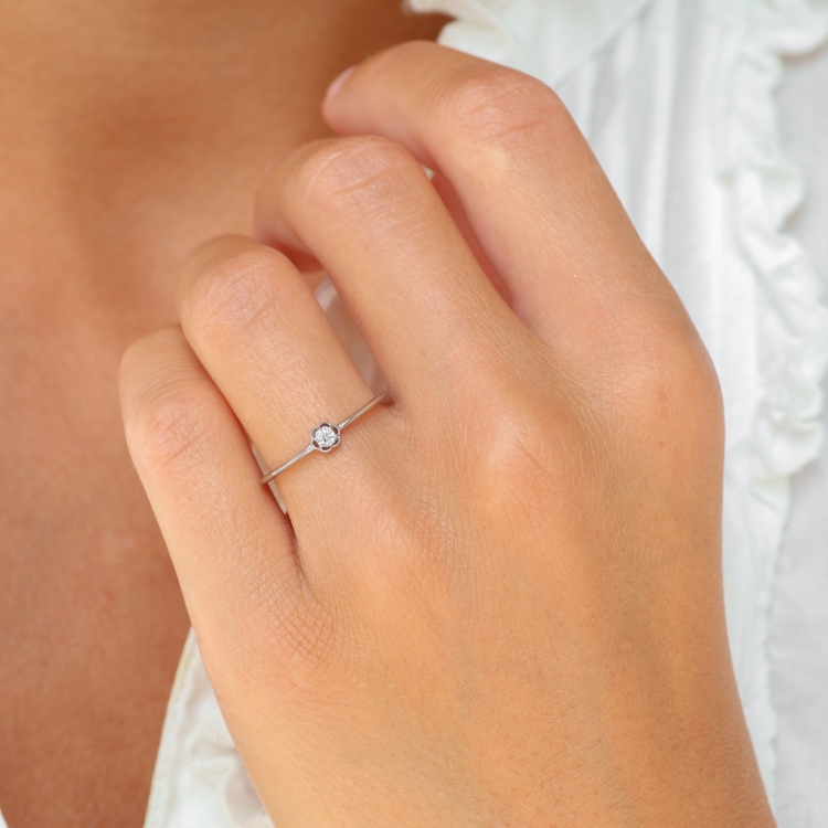 blomster lab grown diamant ring i rhodineret sølv