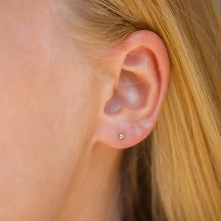 2,5 mm kugle helix piercing i 9 karat guld - Gold Collection