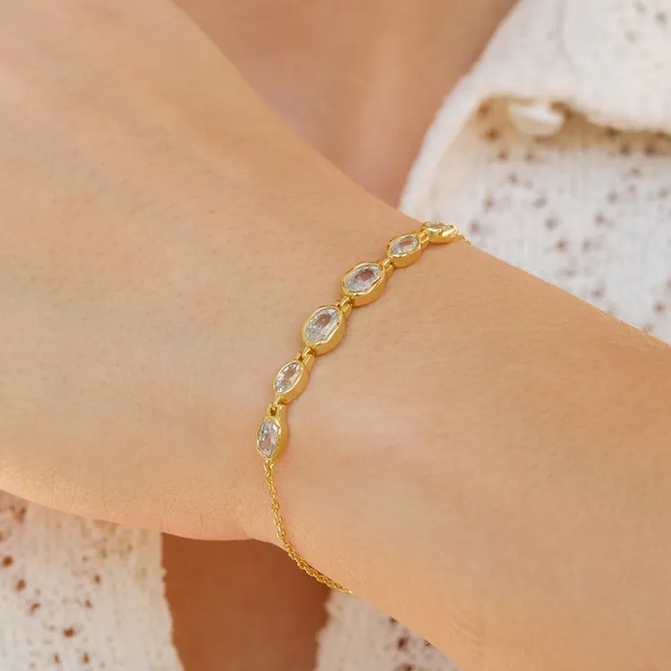Nava Akhen armbånd i forgyldt sølv hvid zirkon