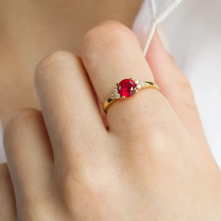 rød rubin ring i 9 karat guld - Gold Collection