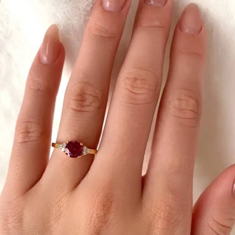 rød rubin ring i 9 karat guld - Gold Collection