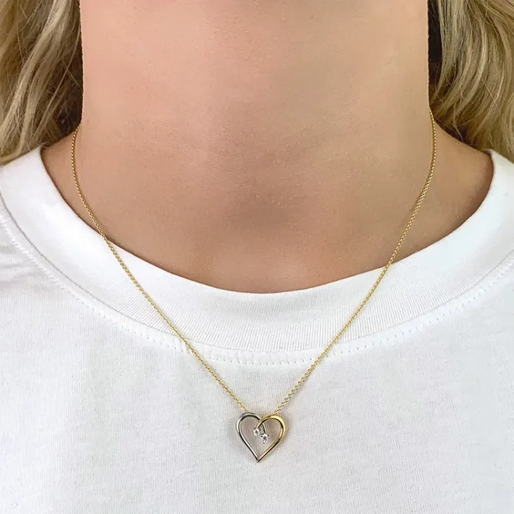 hjerte zirkon vedhæng i 9 karat guld med rhodium
