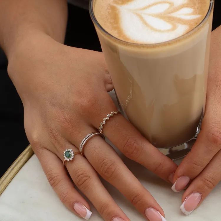 Smal diamantring i 14 karat guld 0,093 ct