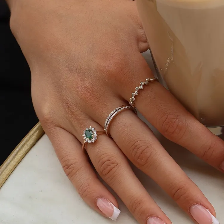 Smal diamantring i 14 karat guld 0,099 ct