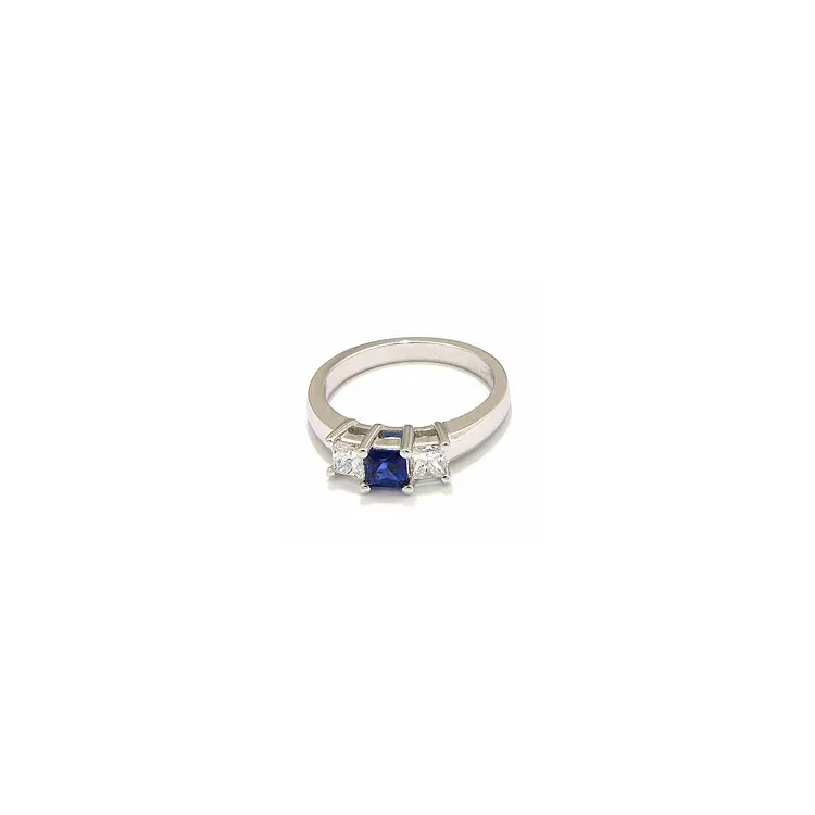 firkantet safir ring i 14 karat hvidguld 0,52 ct 0,36 ct