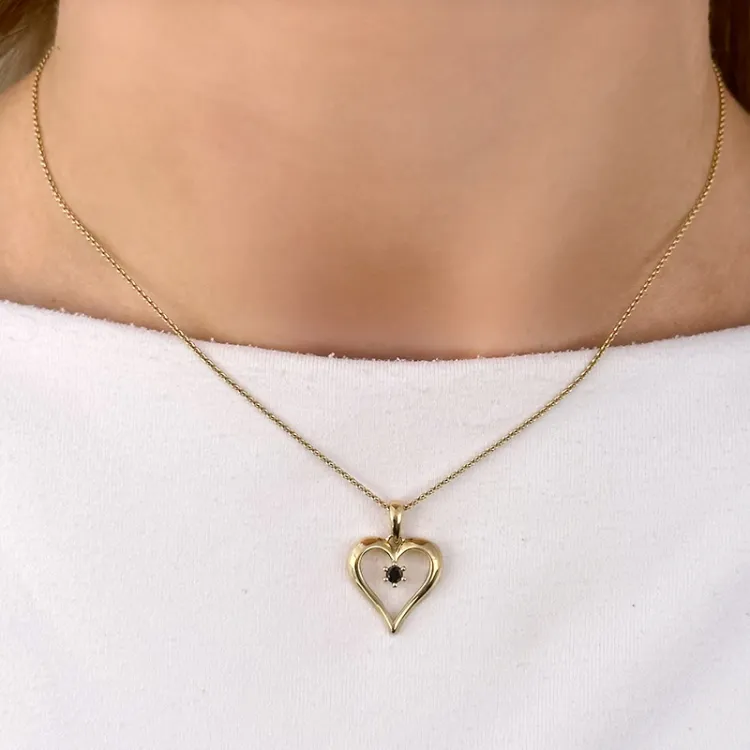 hjerte sort diamant vedhæng i 14 karat guld 0,07 ct