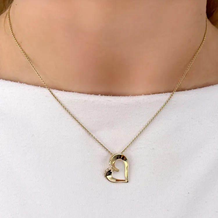 hjerte diamantvedhæng i 14 karat guld 0,06 ct