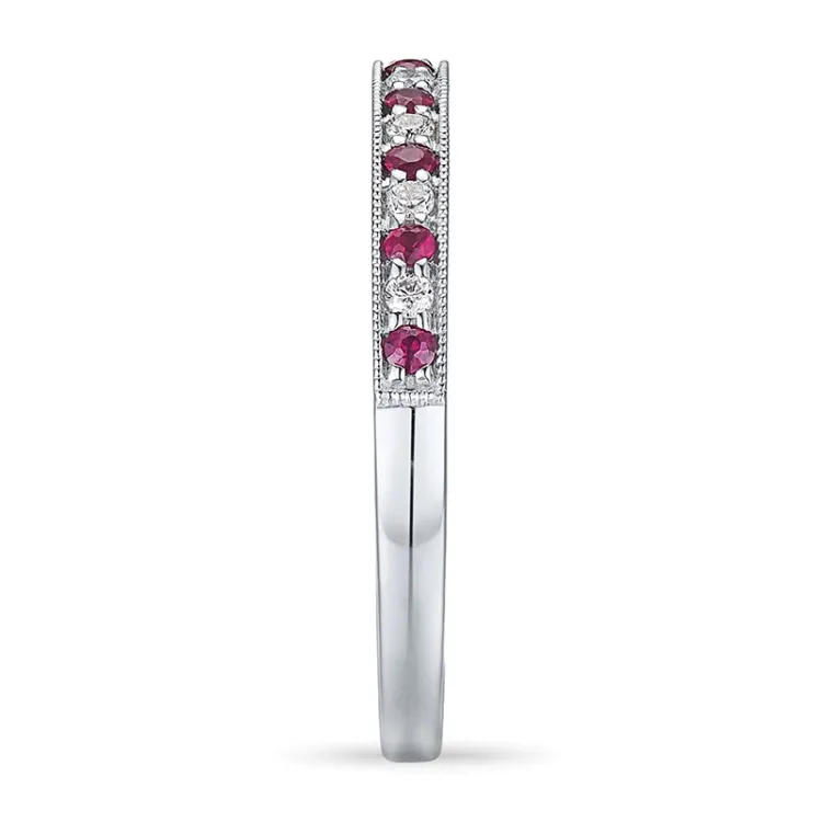 Rød rubin ring i 14 karat hvidguld 0,08 ct 0,17 ct