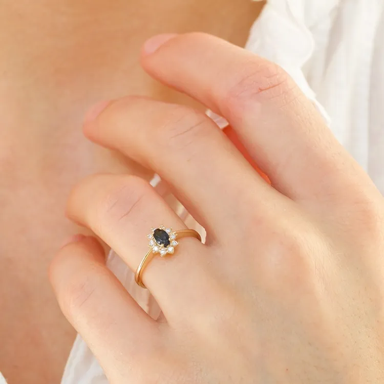 safir rosetring i 14 karat guld 0,11 ct 0,35 ct