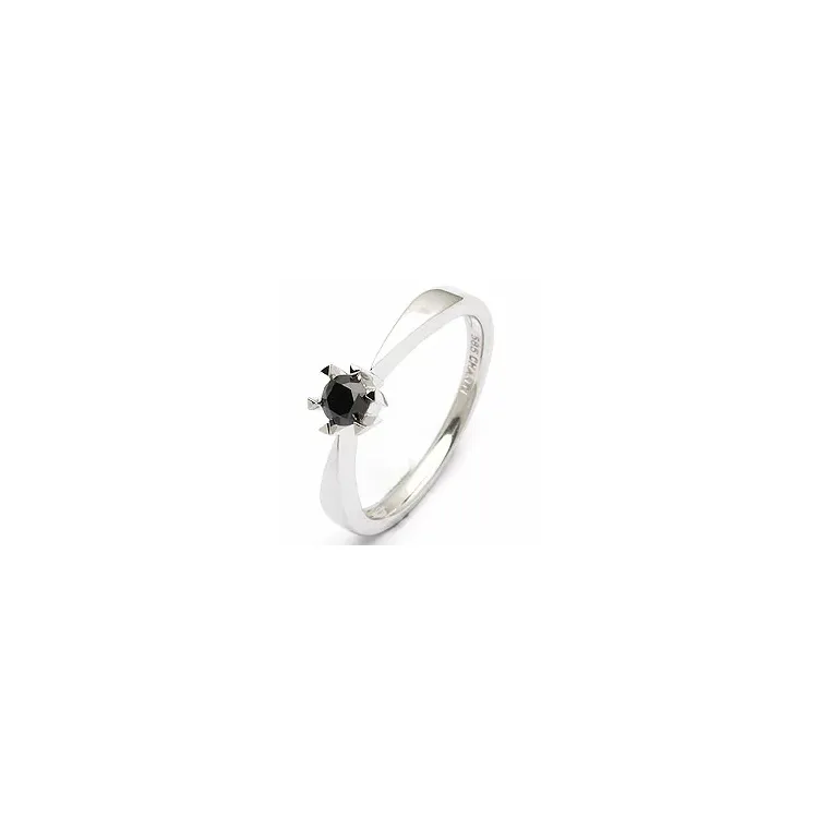 0,20 ct sort solitairering i 14 karat hvidguld 0,21 ct