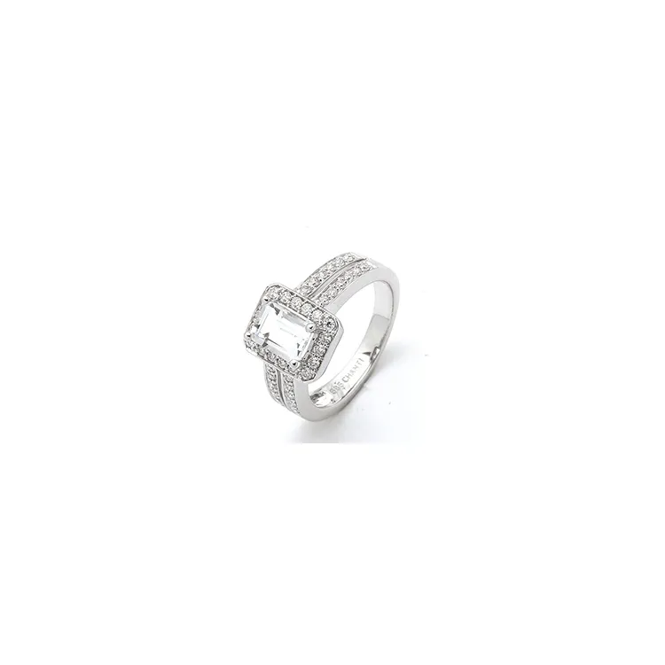 firkantet diamantring i 14 karat hvidguld 0,43 ct 