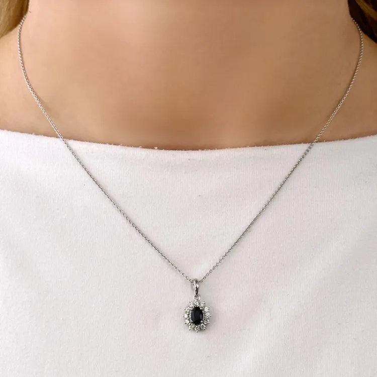 safir rosetvedhæng i 14 karat hvidguld 0,26 ct 0,65 ct