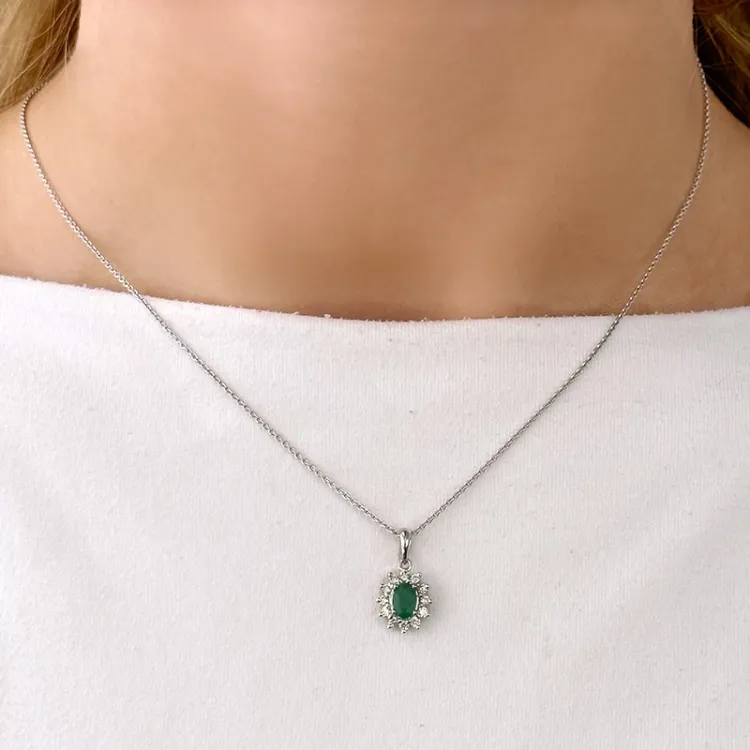 Rosetvedhæng i 14 karat hvidguld 0,26 ct 0,46 ct