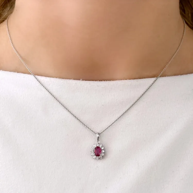 rubin rosetvedhæng i 14 karat hvidguld 0,26 ct 0,63 ct