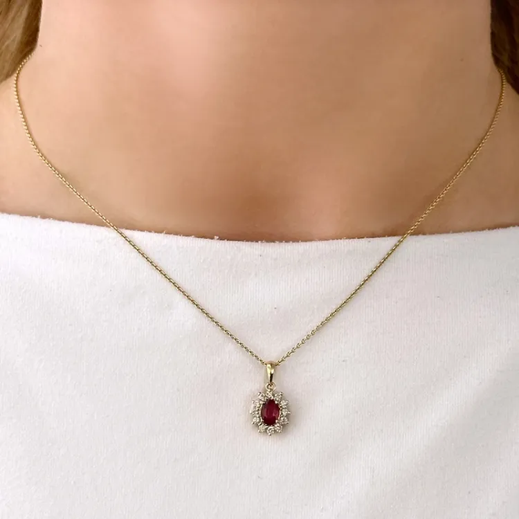 rubin rosetvedhæng i 14 karat guld 0,26 ct 0,63 ct