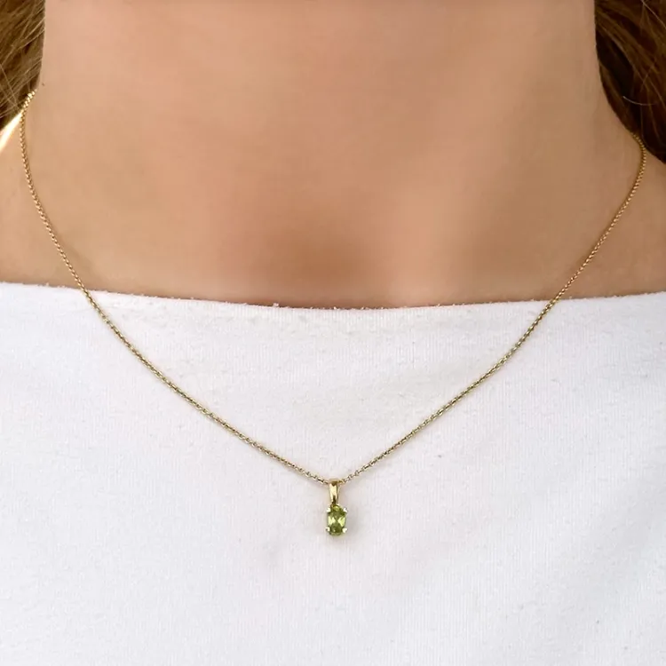 peridot vedhæng i 14 karat guld