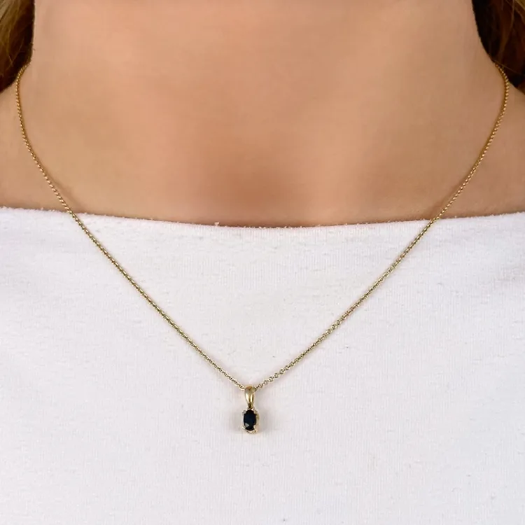 safir vedhæng i 14 karat guld 0,26 ct