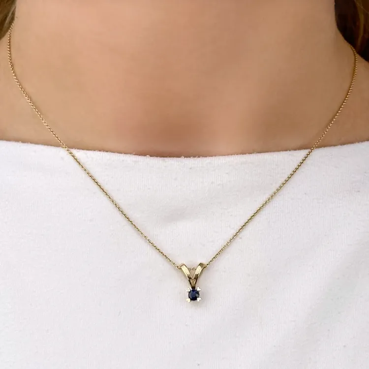 safir vedhæng i 14 karat guld 0,30 ct