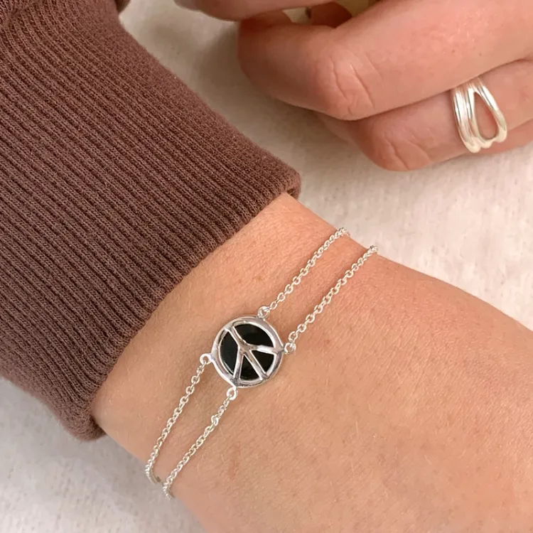 peace armbånd i sølv med vedhæng i sølv