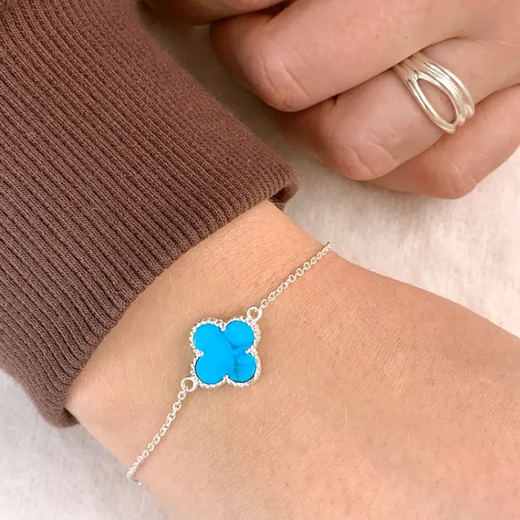 firkløver armbånd i sølv med vedhæng i sølv - Loom Stones