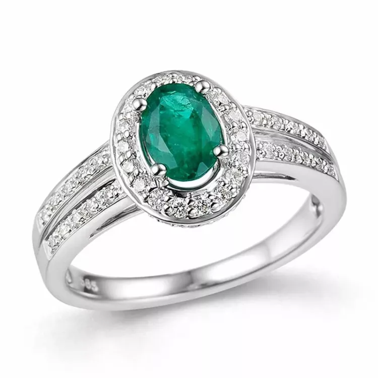 oval smaragd ring i 14 karat hvidguld 0,336 ct