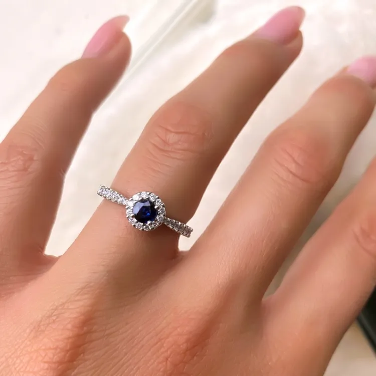 safir rosetring i 14 karat hvidguld 0,31 ct 0,45 ct