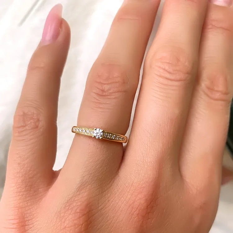 diamant ring i 14 karat guld 0,1 ct 0,056 ct
