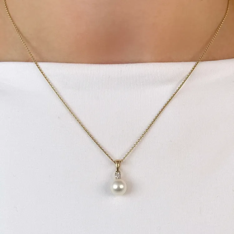 perle diamantvedhæng i 14 karat guld 0,05 ct