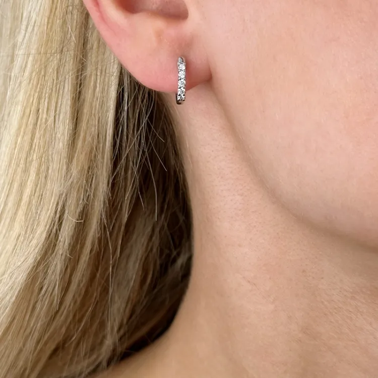 13 mm diamant creoler i 14 karat hvidguld med diamant