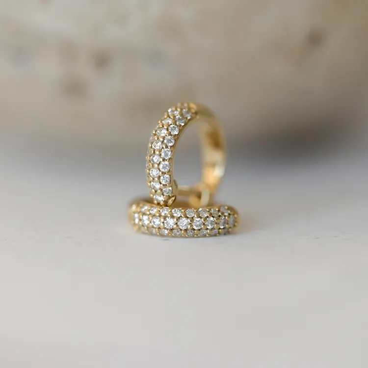diamant creoler i 14 karat guld med diamant