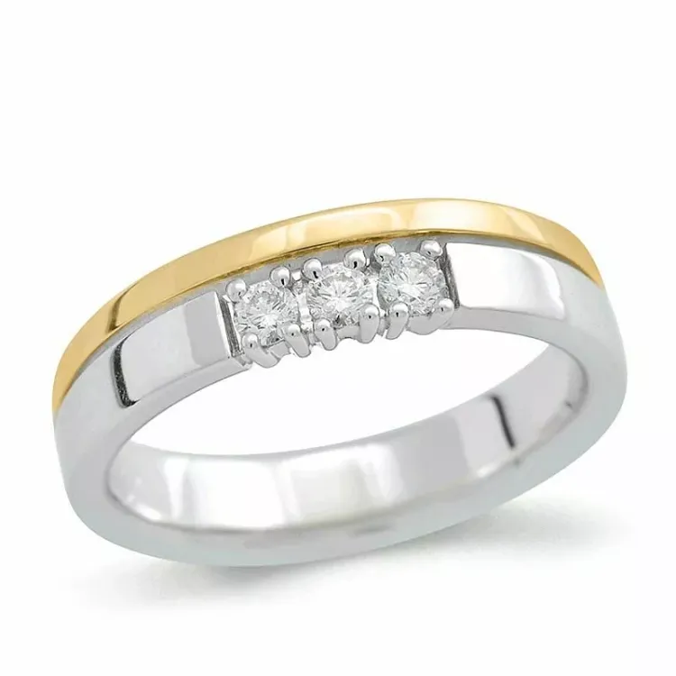 diamantring i 14 karat guld.- og hvidguld 0,15 ct