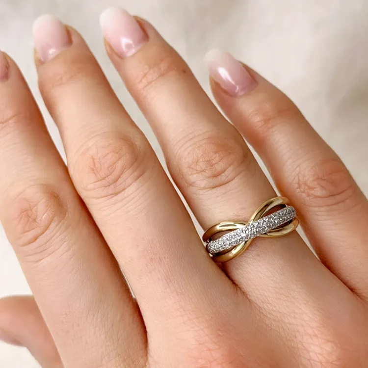 diamant ring i 14 karat guld.- og hvidguld 0,275 ct