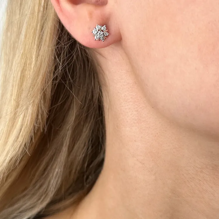stjerne diamant ørestikker i 14 karat hvidguld med diamant 