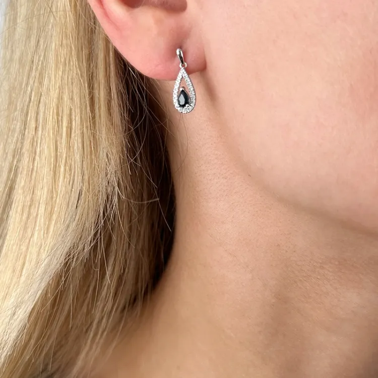 dråbe blå safir diamantøreringe i 14 karat hvidguld med diamant og safir