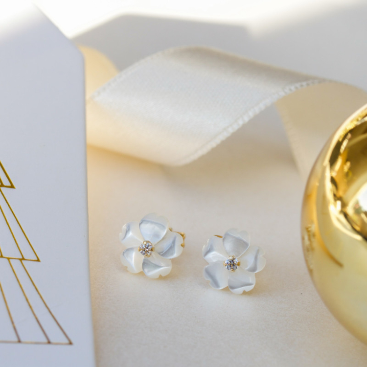 blomster øreringe i 9 karat guld med zirkon og perlemor - Gold Collection