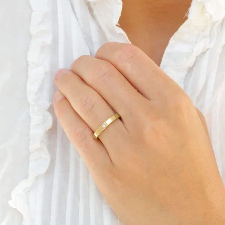 3 mm vielsesring i 14 karat guld 0,02 ct