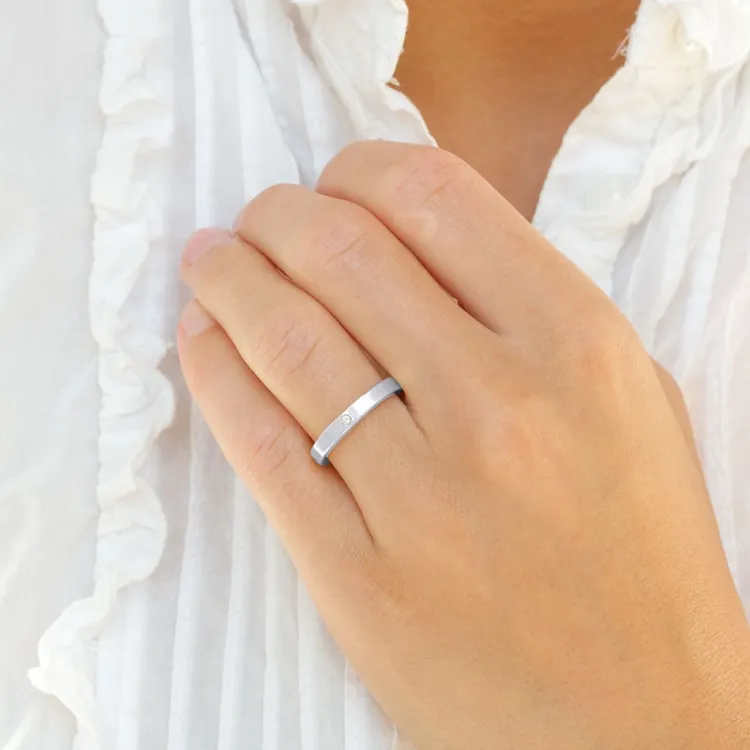 3 mm vielsesring i 9 karat hvidguld 0,02 ct