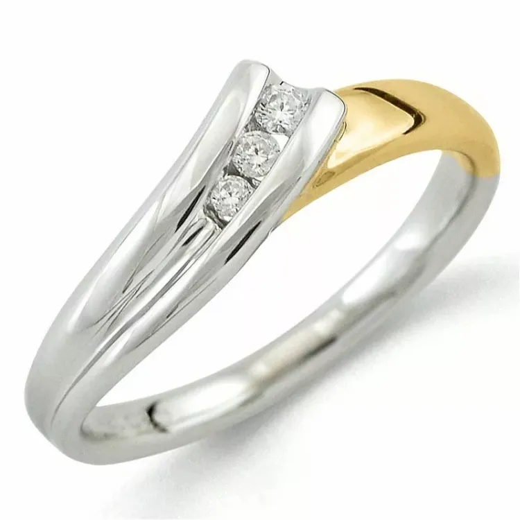 diamant ring i 9 karat guld.- og hvidguld 0,06 ct
