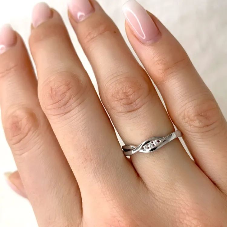 Diamantring i 9 karat hvidguld 0,04 ct