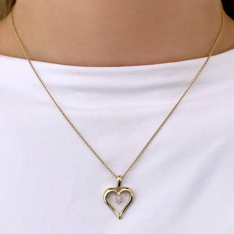 hjerte diamantvedhæng i 9 karat guld 0,08 ct