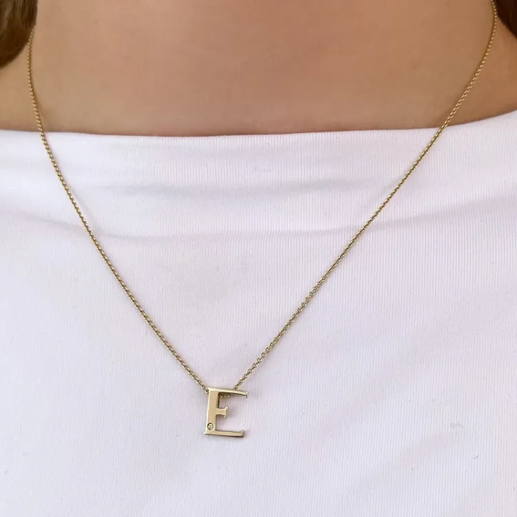 Bogstav e diamant vedhæng i 9 karat guld 0,01 ct