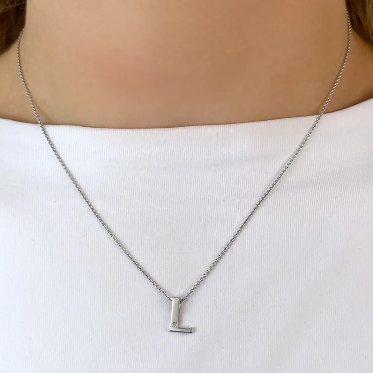 bogstav L diamant vedhæng i 9 karat hvidguld 0,01 ct