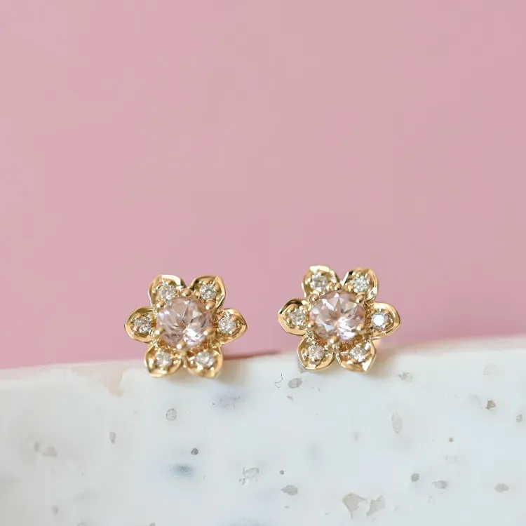 blomster morganit brillantøreringe i 9 karat guld med morganit og diamant 